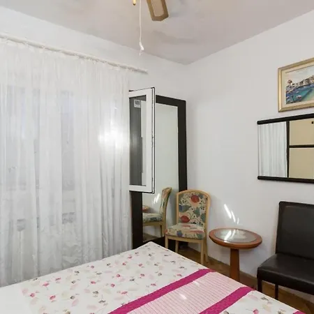 Kusalo - Double With Patio And Shared Bathroom *