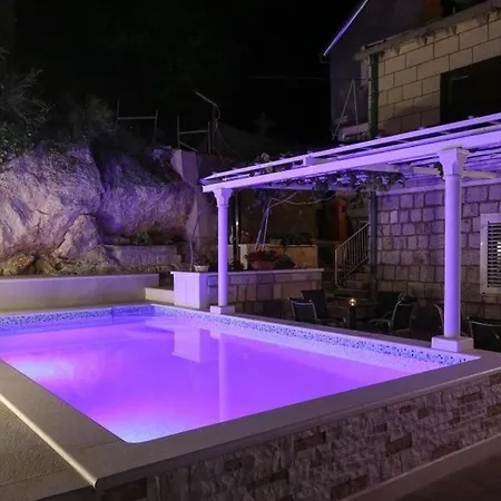 Kusalo - Double With Patio And Shared Bathroom *